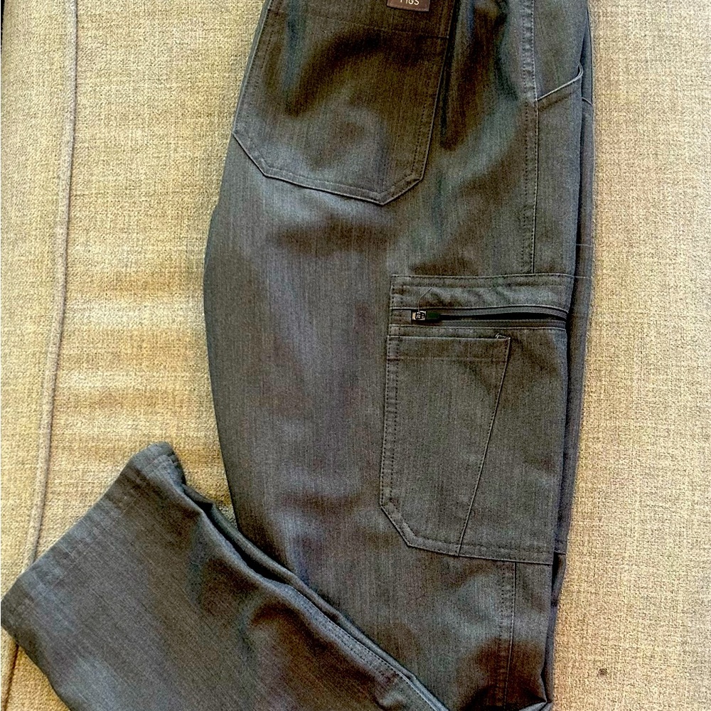 Womens Figs Graphite cargo scrub pants size SM
